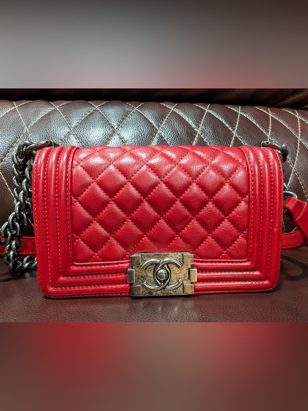 Small CHANEL Red Quilted Leather Shoulder Bag with CC gunmetal Hardware